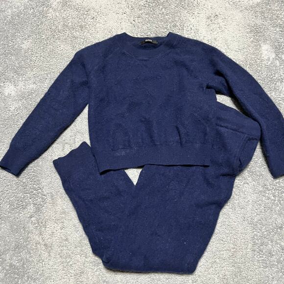 Quince Deep Blue Crew Neck Sweater - Picture 1 of 13